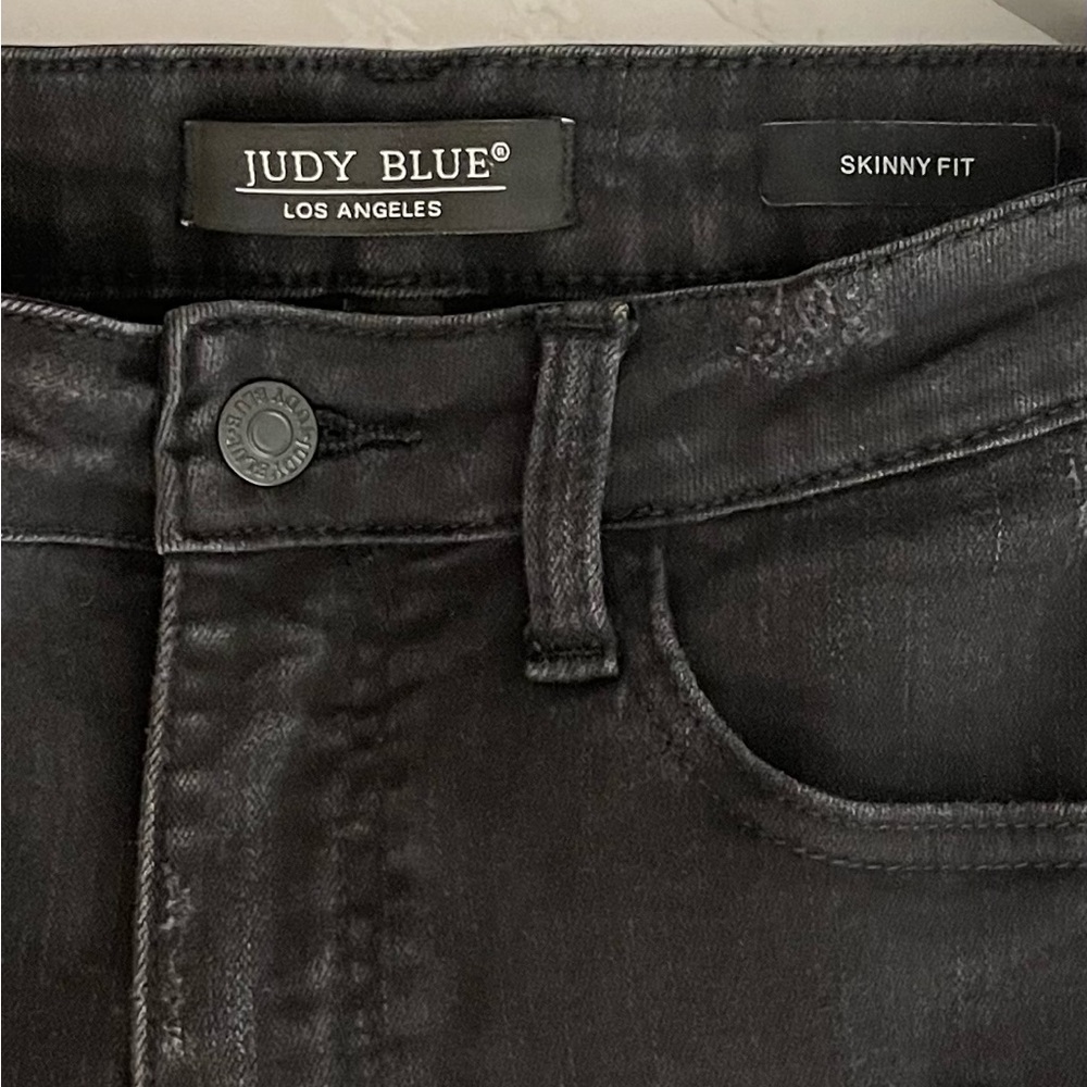 ✅SOLD-Judy Blue | High Rise Skinny Fit Jeans Raw Hem Destroyed Denim Black EUC - Picture 6 of 8